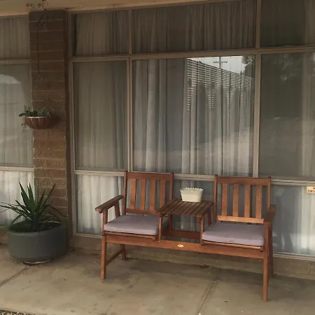 Thomas Lodge Motel Tocumwal Exterior photo