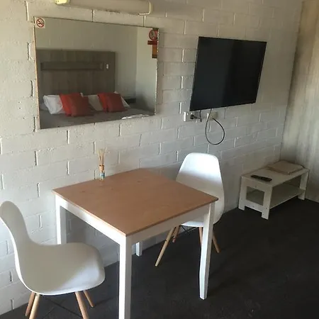 Thomas Lodge Motel Tocumwal Room photo